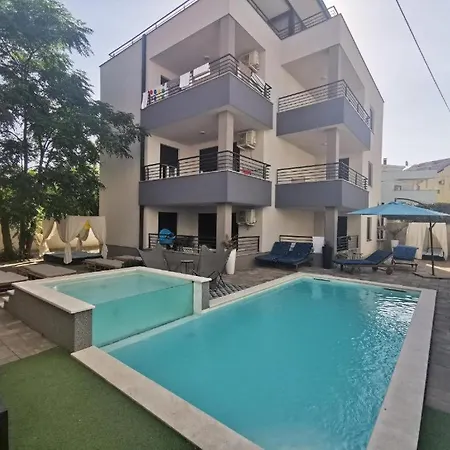 Appartement Marta 3 *